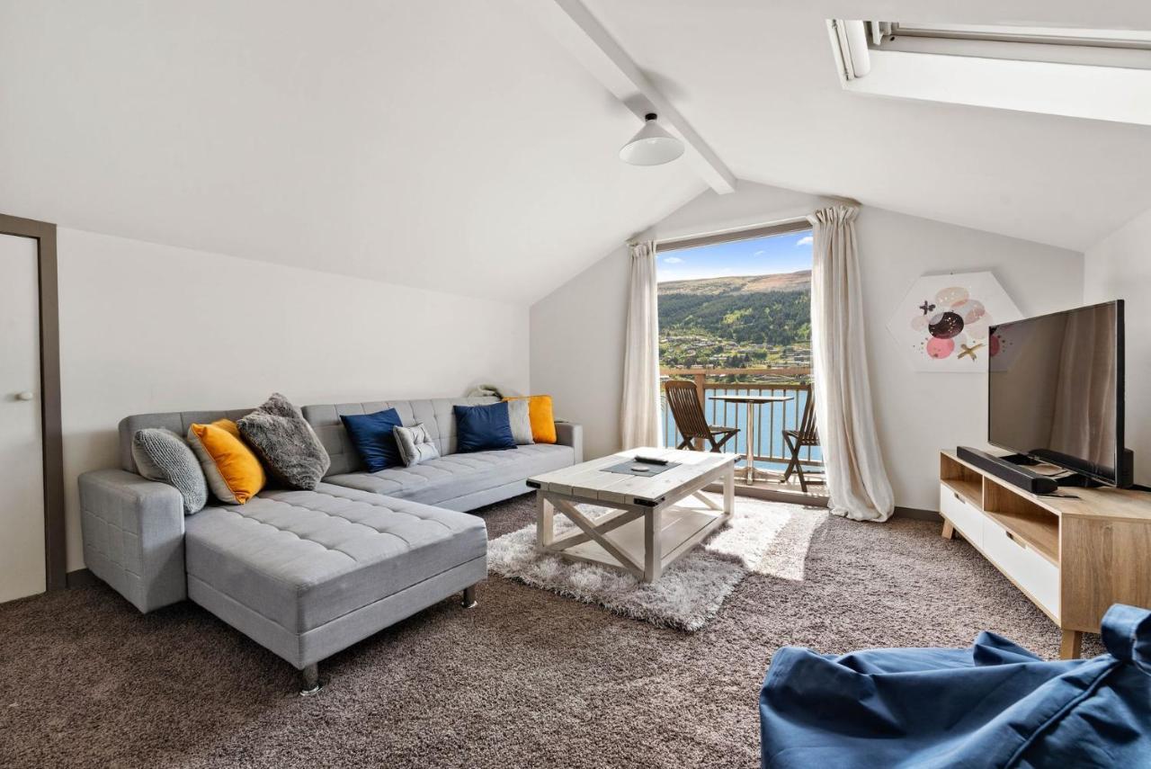 Sunny Lakeview Villa Queenstown Exterior photo