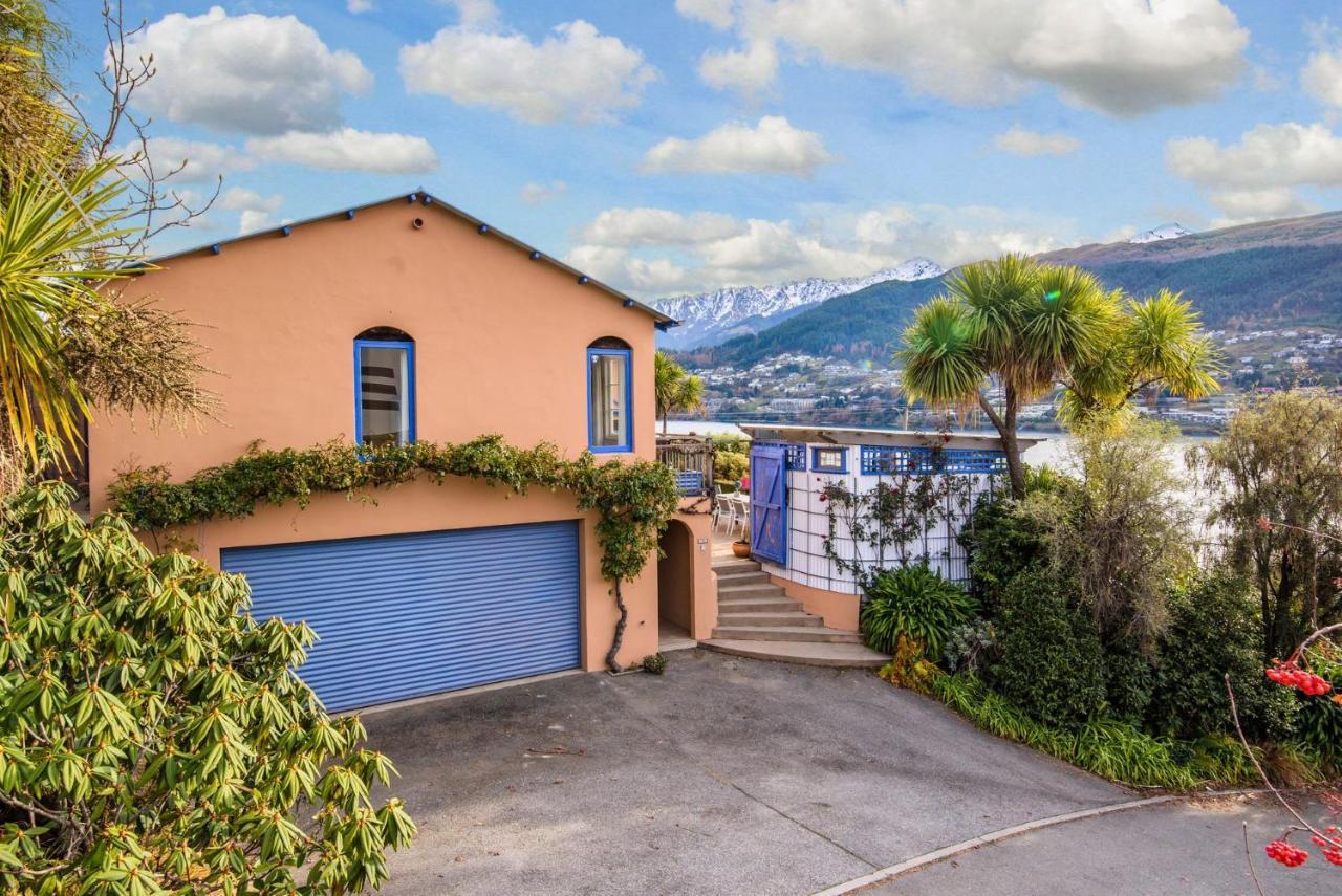 Sunny Lakeview Villa Queenstown Exterior photo