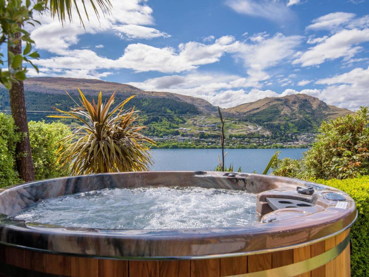 Sunny Lakeview Villa Queenstown Exterior photo